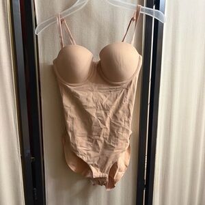 La vie en rose cream bodysuit shape wear size L
